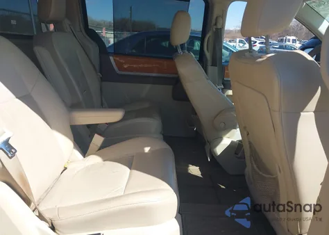 2010 Chrysler Town & Country Limited из США, поврежденный, VIN 2A4RR6DX5AR138075